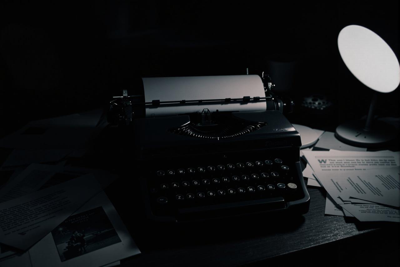 某知名编剧被指抄袭，多部作品核心段落被发现高度雷同